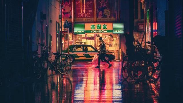切割的是商务约，恋情官宣配的是旧旅行照