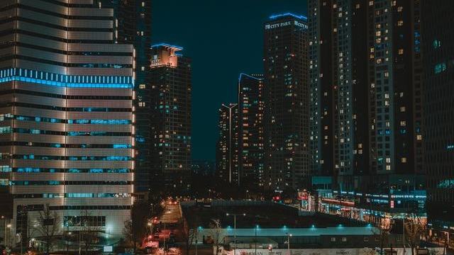 提纲换成品如果成立，短的是人物不是工期